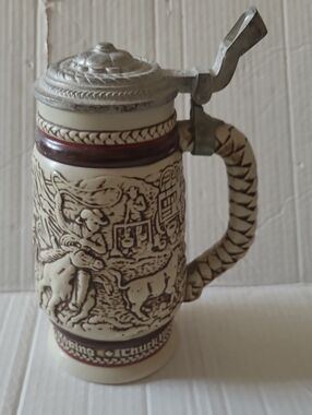 Avon Beer Stein Cattle Drive Stagecoach Roping Chuck Wagon 1981 Brazil C 25151